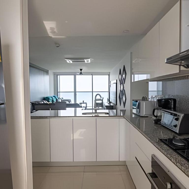 Spectacular 2 bd apt on the 27th Floor-Morros City - Apartment - 15