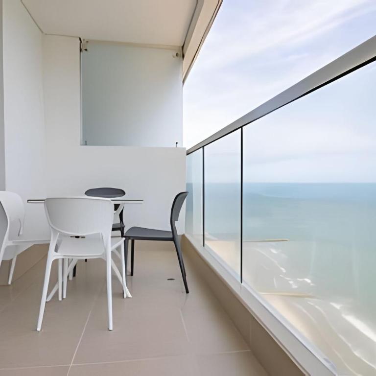 Lujoso Apto Vista al Mar Piso 34 - Palmetto Beach - Apartment - 40