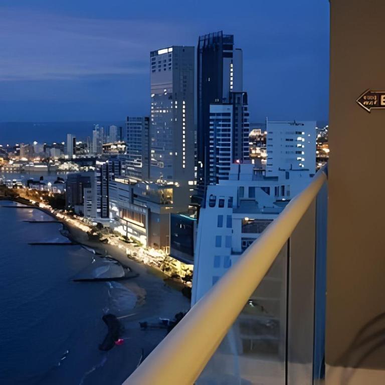 Morros City - Luxurious Ocean View apt 28th Floor - Apartment - 36