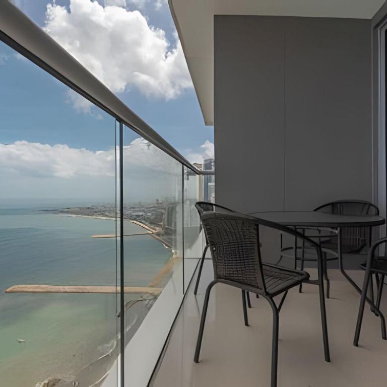 Luxurious 2 Bedroom apt, 32nd Floor - Morros City - Apartment - 37