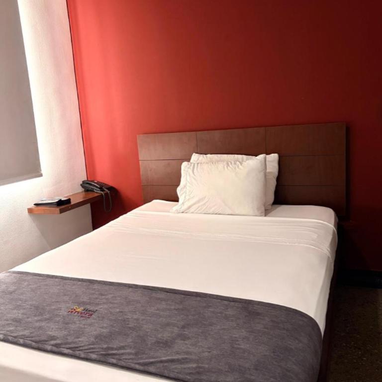 HOTEL RIVERA CENTRAL - Double Room with Private Bathroom - 4
