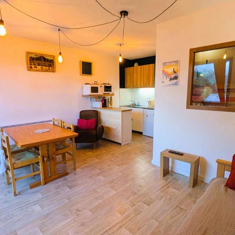 Grand studio cabine 4 pers. avec garage à 600m des remontées mécaniques - Studio - 7