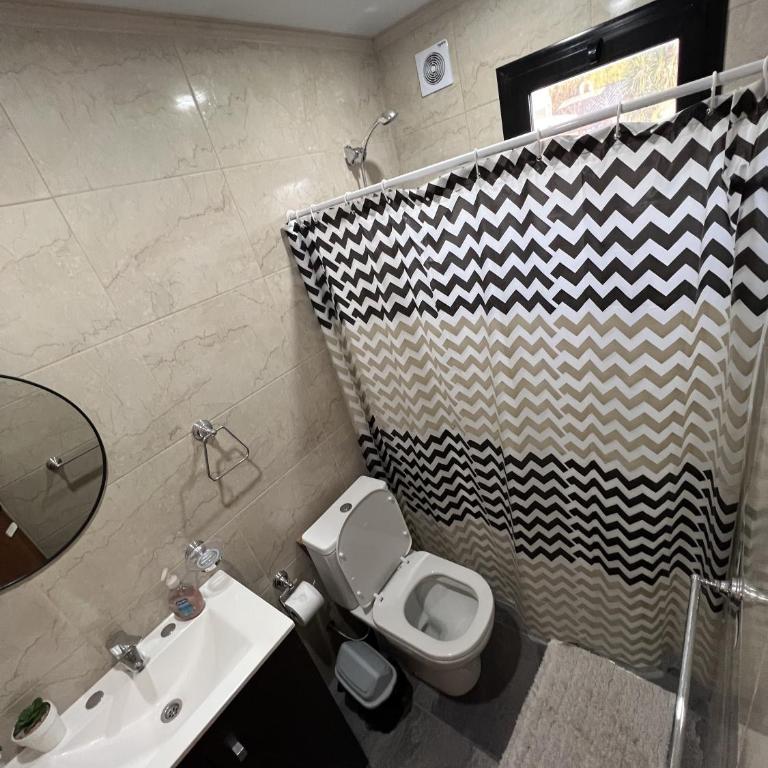 Hospedaje a 2 cuadras del mar Mar de Cobo 4 personas - Two-Bedroom Apartment - 25