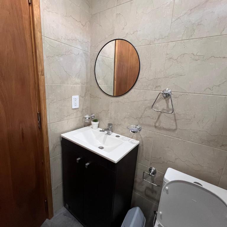 Hospedaje a 2 cuadras del mar Mar de Cobo 4 personas - Two-Bedroom Apartment - 13