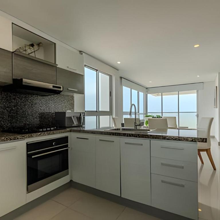 Spectacular apt with Ocean View, 28th Floor! - Apartment - 32
