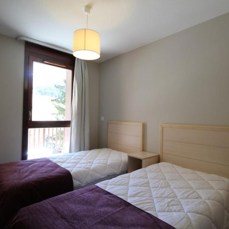 Flaine: 4P au pied des pistes, piscine, parking, 8 pers - FR-1-687-15 - Apartment - 8