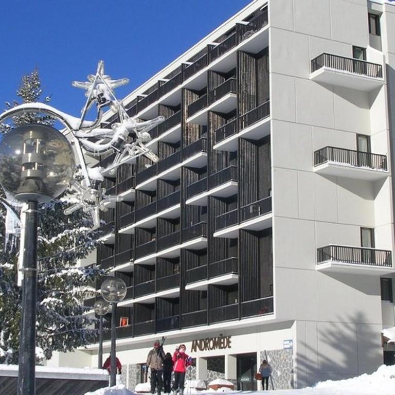 Studio rénové 4 pers avec balcon sud, proche pistes et commerces, casier à skis, parking - FR-1-687-33 - Studio - 9