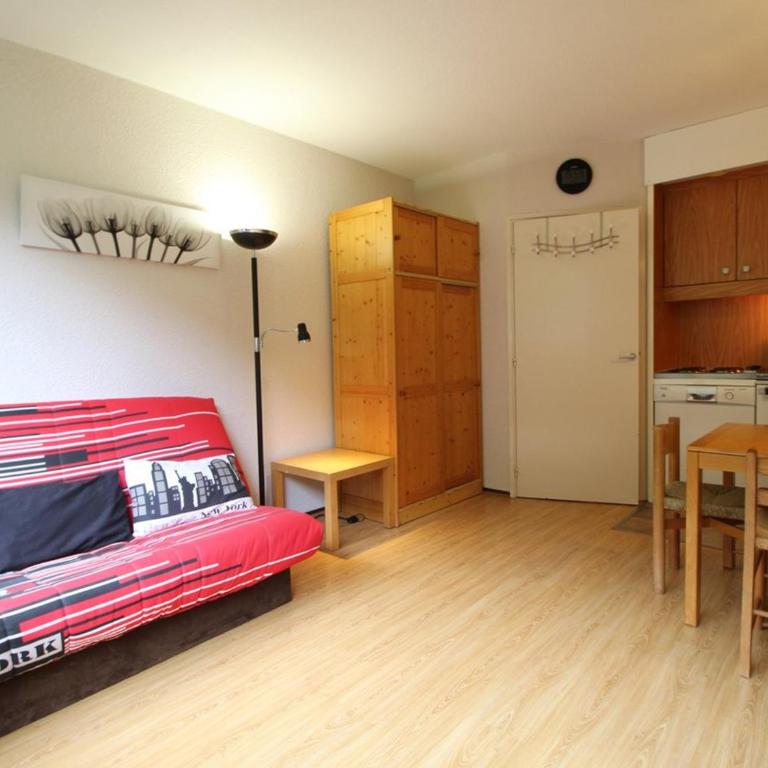 Studio 4 pers, lave-vaisselle, proche pistes et commerces, navette gratuite - FR-1-687-47 - Estudio - 10