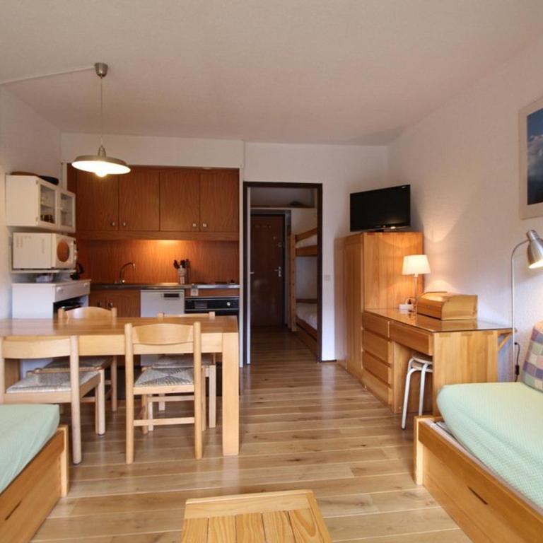 Studio pour 5 personnes avec balcon, proche des pistes et commerces - Résidence Andromède, Flaine Forêt - FR-1-687-93 - Studio - 8