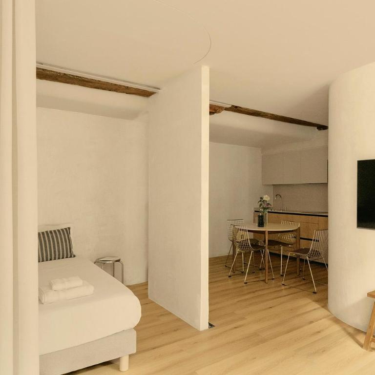 Enea Living - Family Apartment with Balcony and City Views - 40