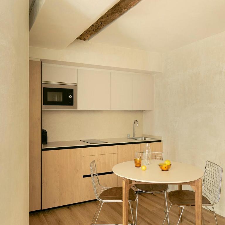 Enea Living - Family Apartment with Balcony and City Views - 33