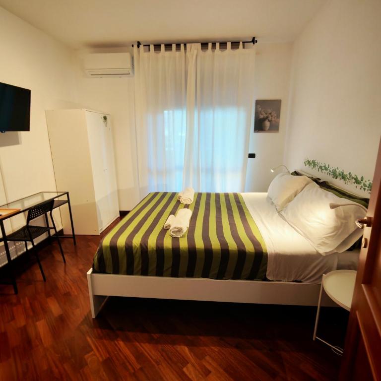 Leonardo Rome Holidays - Deluxe Double Room with Shower - 2