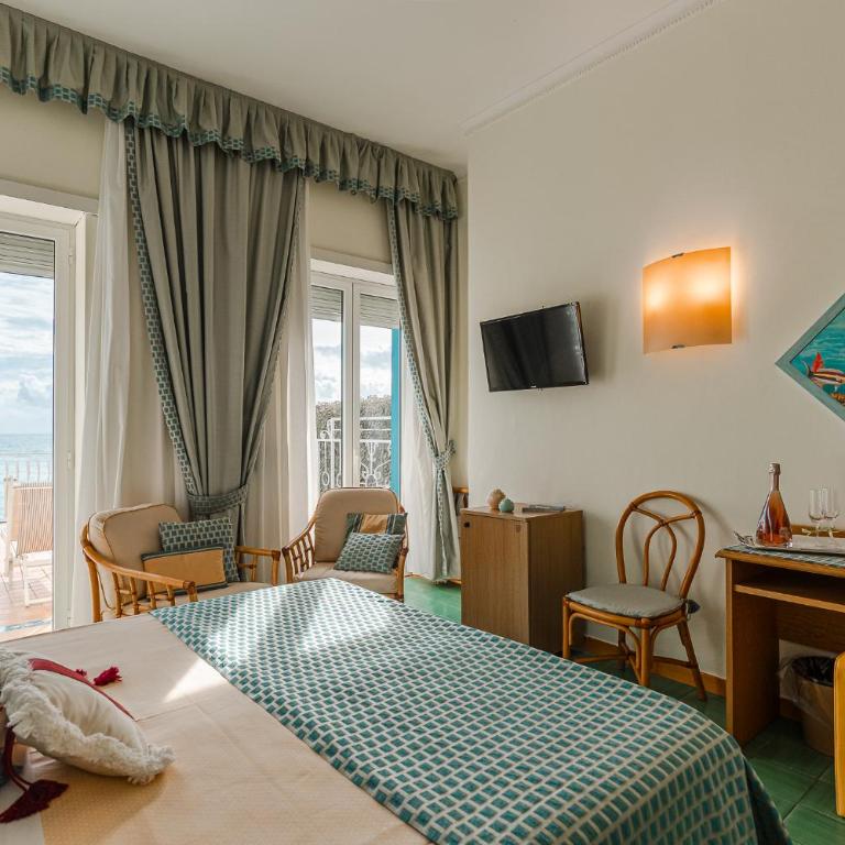 Grand Hotel Il Ninfeo - Camera Matrimoniale con Balcone e Vista Mare - 6