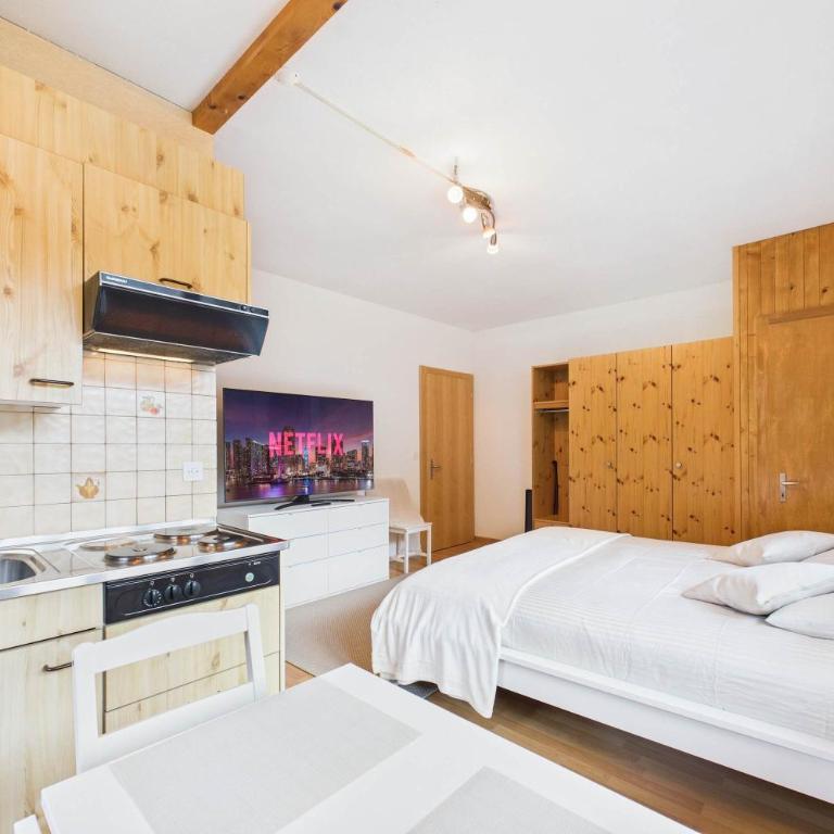 Comfortable studio with balcony and panoramic view - Apartment - 3