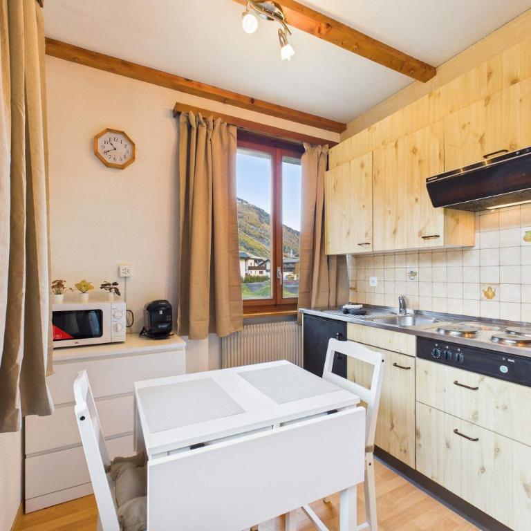Comfortable studio with balcony and panoramic view - Apartment - 6
