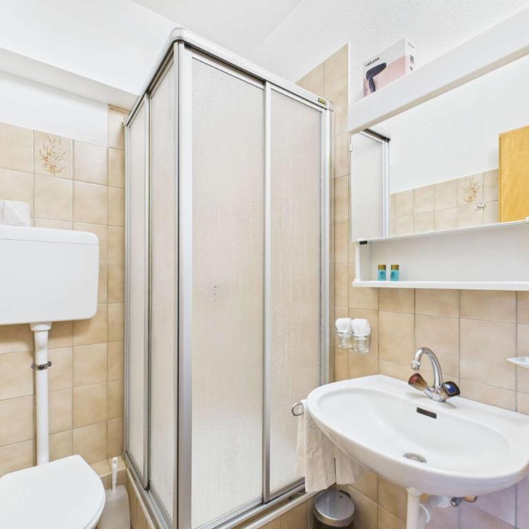 Comfortable studio with balcony and panoramic view - Apartment - 8