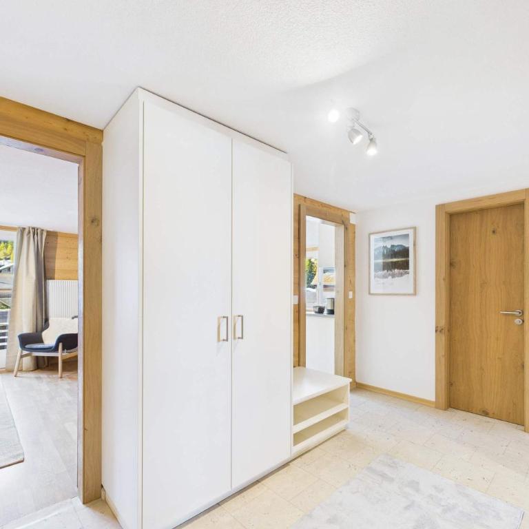 Family-friendly apartment with mountain views - Apartment - 7
