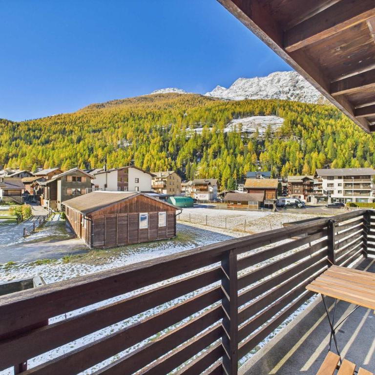 Family-friendly apartment with mountain views - Apartment - 13