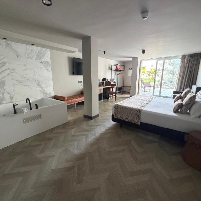 TUI BLUE Atlantic Hills - Club Suite Room with Private Pool - 5