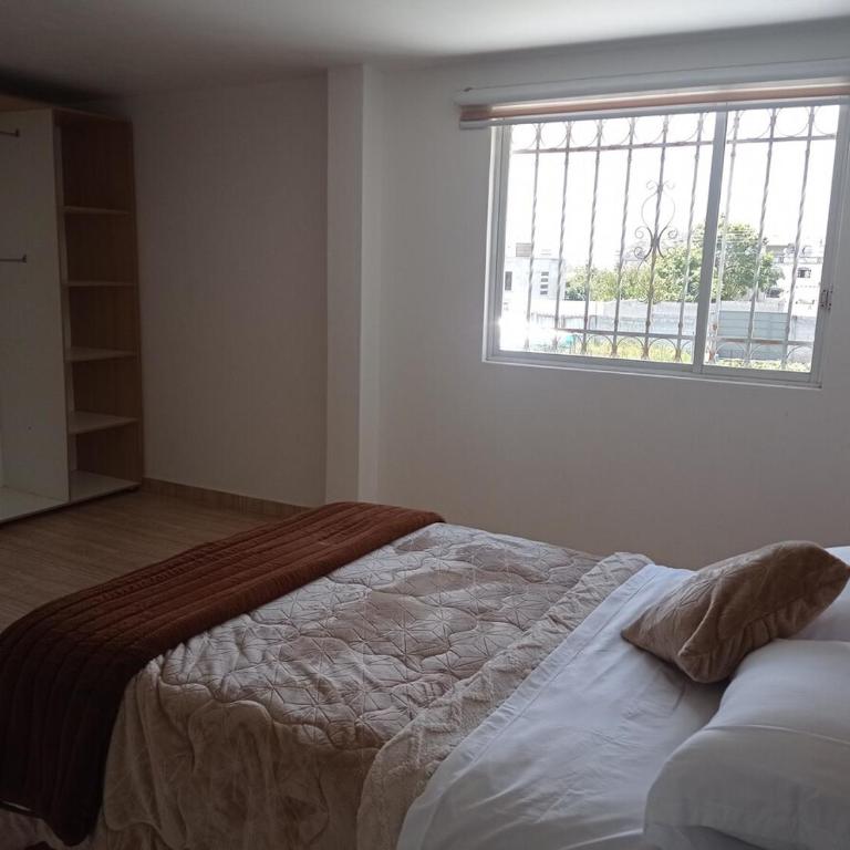 Casa en Atuntaqui - Three-Bedroom House - 12