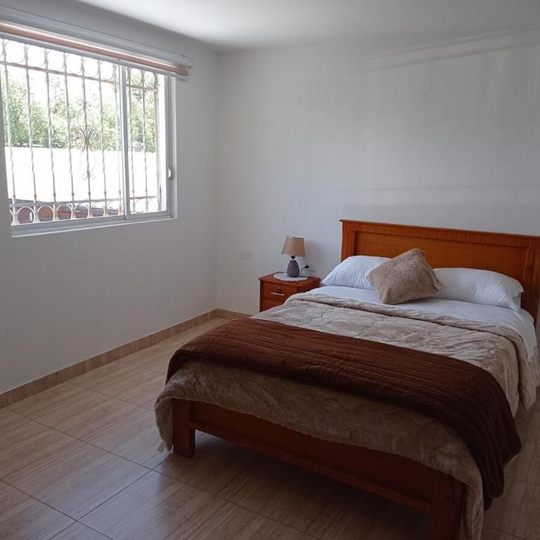 Casa en Atuntaqui - Three-Bedroom House - 13