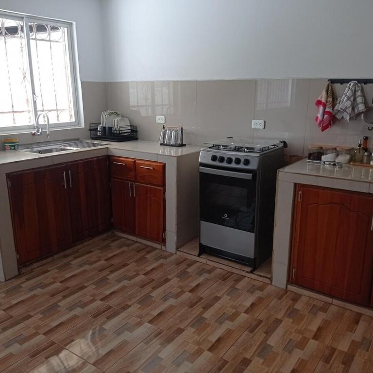 Casa en Atuntaqui - Three-Bedroom House - 14