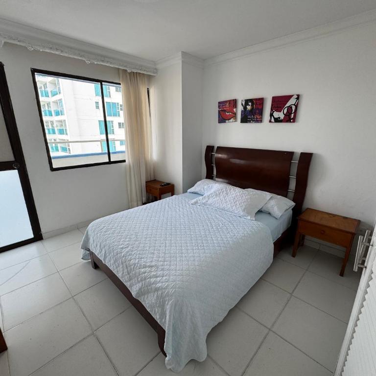 Apartamento en Bocagrande con vista lateral al mar ICDI - Two-Room Apartment - 2