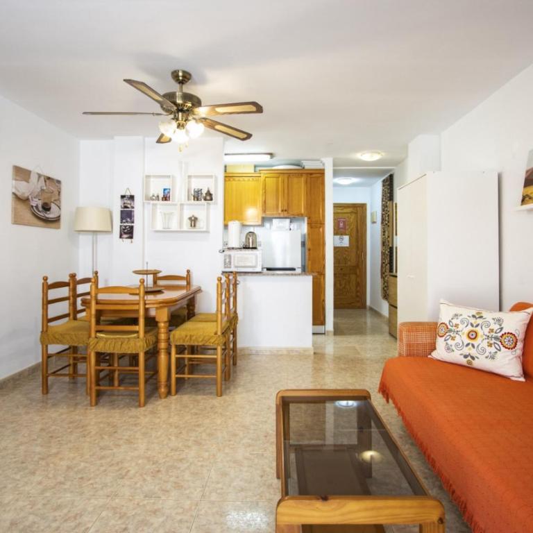 Vicente Blasco ID5 - Two-Bedroom Apartment with Balcony - 9