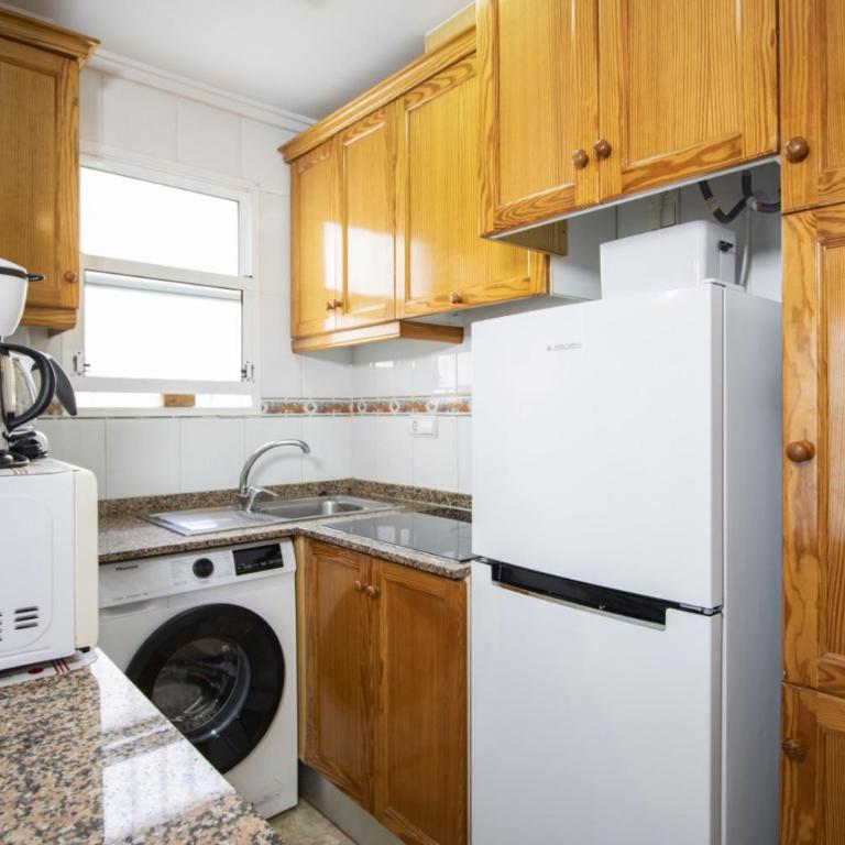Vicente Blasco ID5 - Two-Bedroom Apartment with Balcony - 11