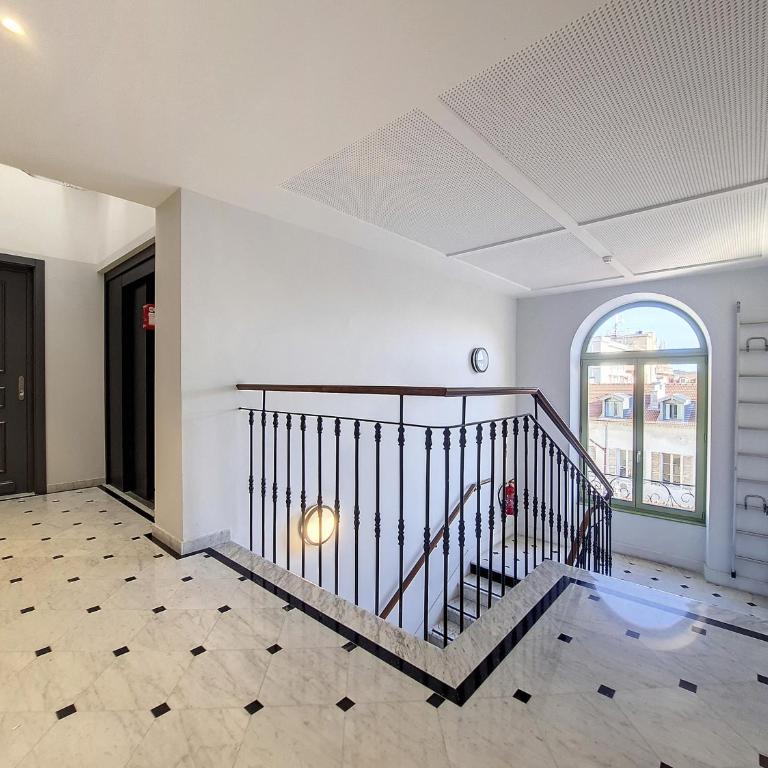 Nestor&Jeeves - NICE TO MEET YOU - Top floor - Central - Appartement 3 Chambres - 29