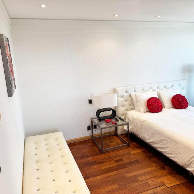 Large apartment with Jacuzzi and view in luxury district - Two-Bedroom Apartment - 7