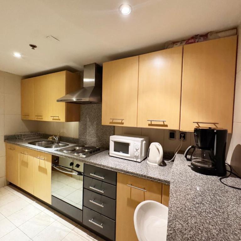 Large apartment with Jacuzzi and view in luxury district - Two-Bedroom Apartment - 18