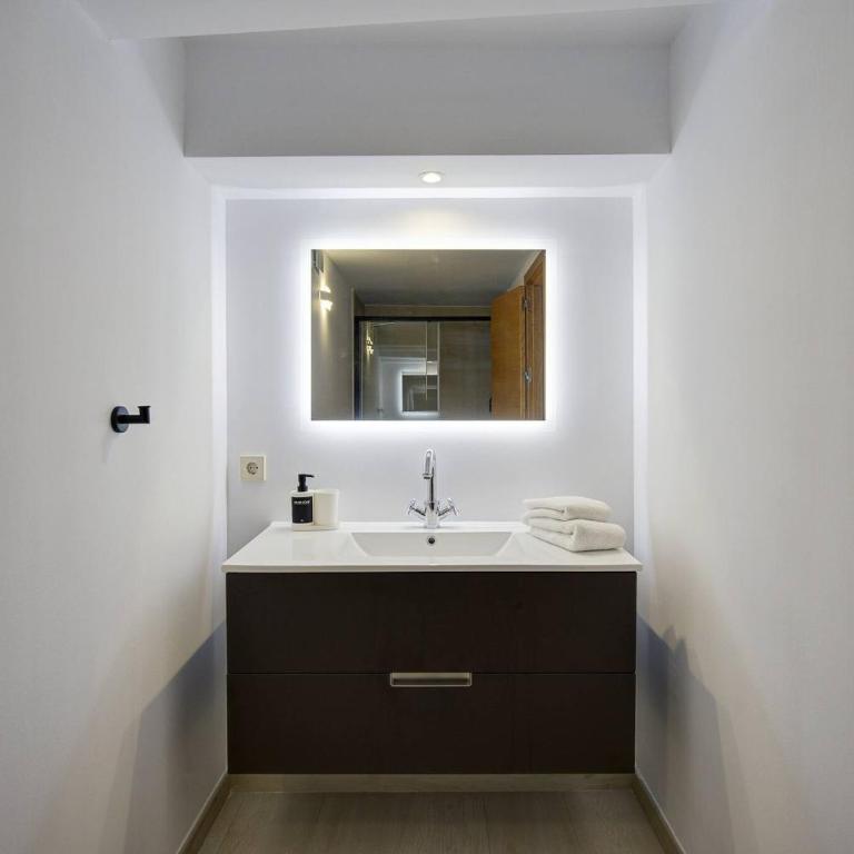 Perfect Getaway Steps from the Beach and Old Town - Apartamento - 23