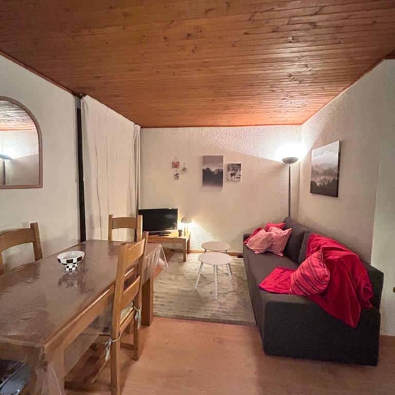 RISOUL - Les Airelles - 6 à 8 couchages - Rue principale/ commerçante - Appartement 3 Chambres - 1