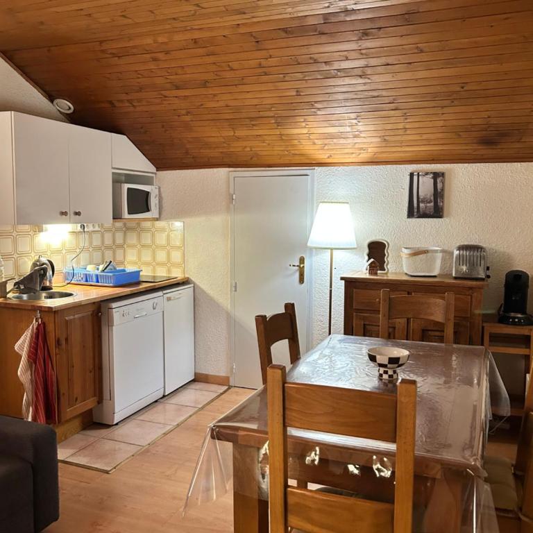 RISOUL - Les Airelles - 6 à 8 couchages - Rue principale/ commerçante - Appartement 3 Chambres - 5