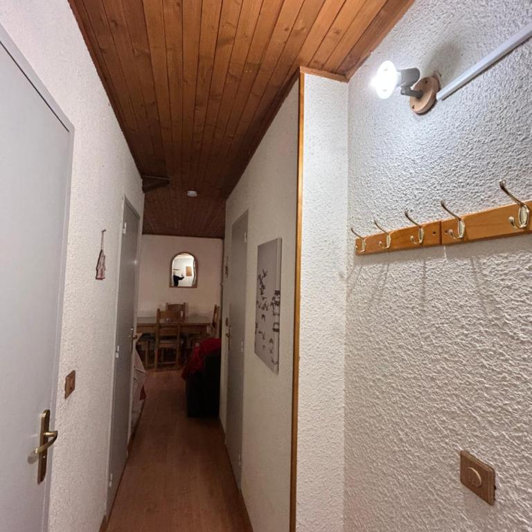 RISOUL - Les Airelles - 6 à 8 couchages - Rue principale/ commerçante - Appartement 3 Chambres - 13