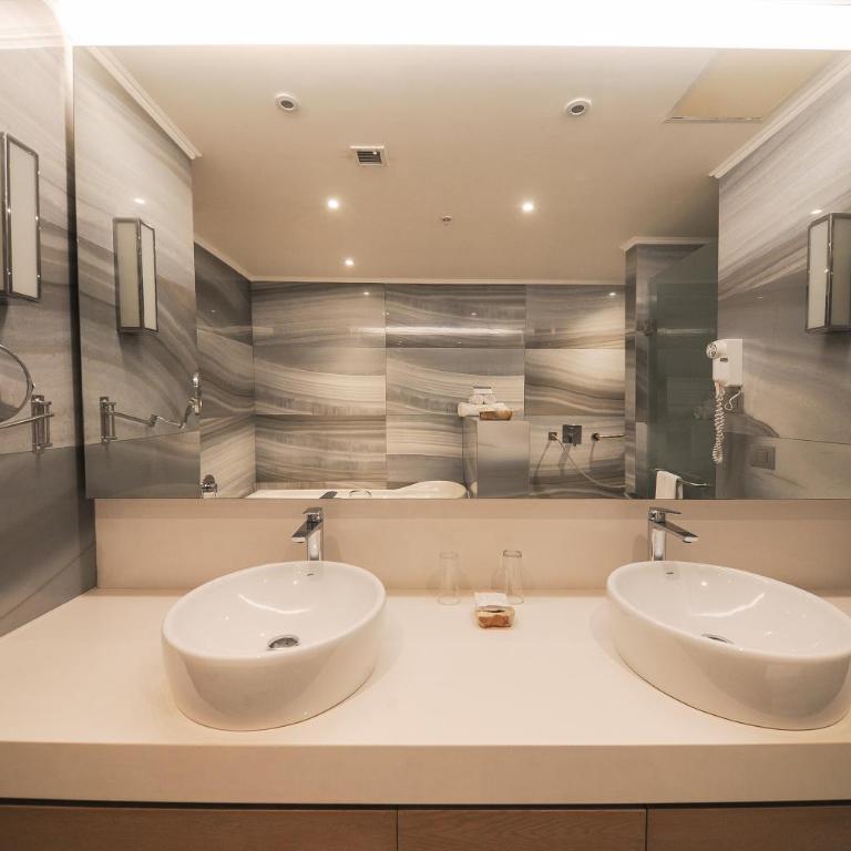 Hotel Parada Linares - Suite Junior con balcón - 12