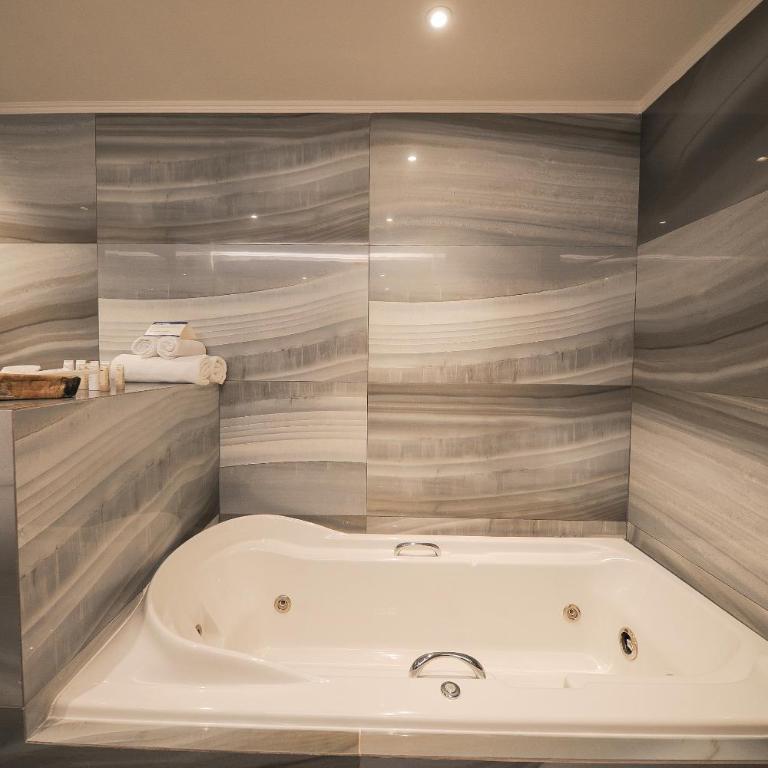 Hotel Parada Linares - Suite Junior con balcón - 13