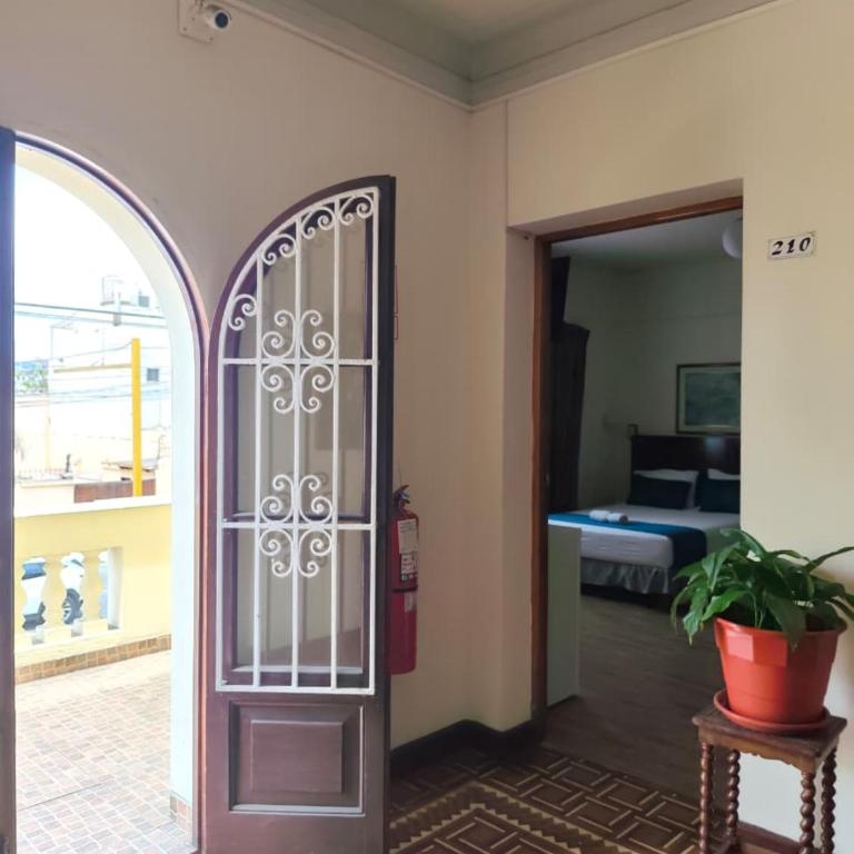 Hotel San Isidro Inn - Habitación Doble Estándar - 2 camas - 4