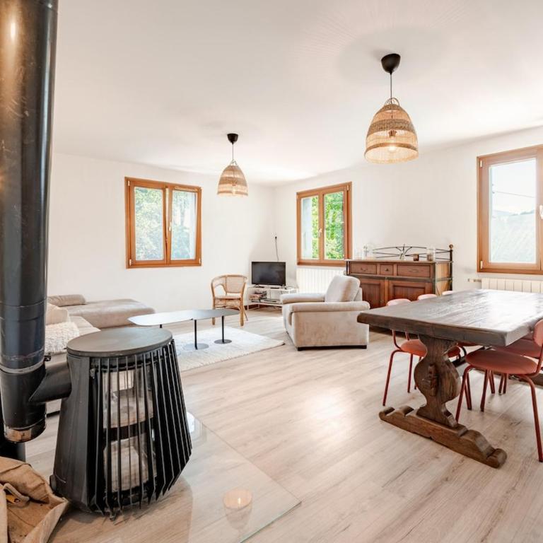 Four Seasons Apartment Ski Access & Mountain Views - Appartement 3 Chambres - 6