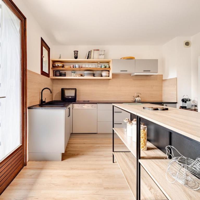 Four Seasons Apartment Ski Access & Mountain Views - Appartement 3 Chambres - 2