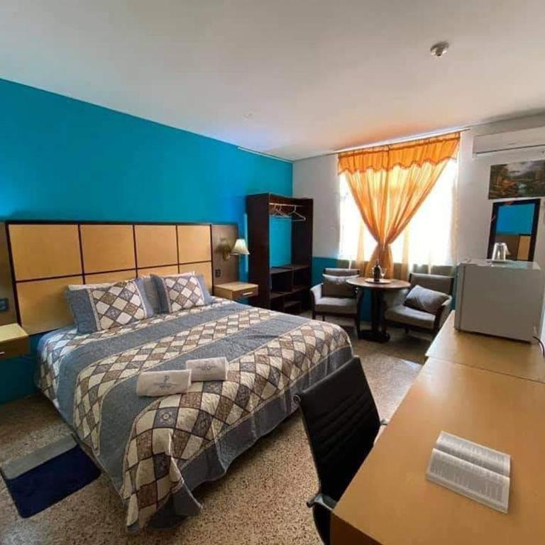 Hotel Manta Real - Deluxe King Room - 1