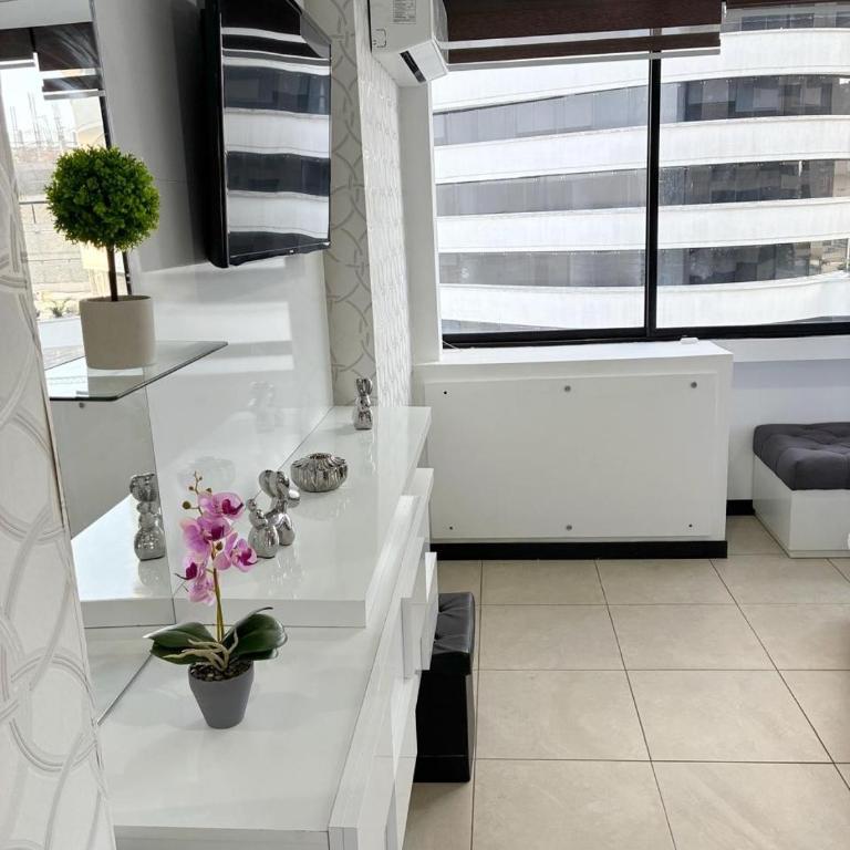 Departamento en Puerto Santa Ana - Bellini Suite - Three-Bedroom Apartment - 10