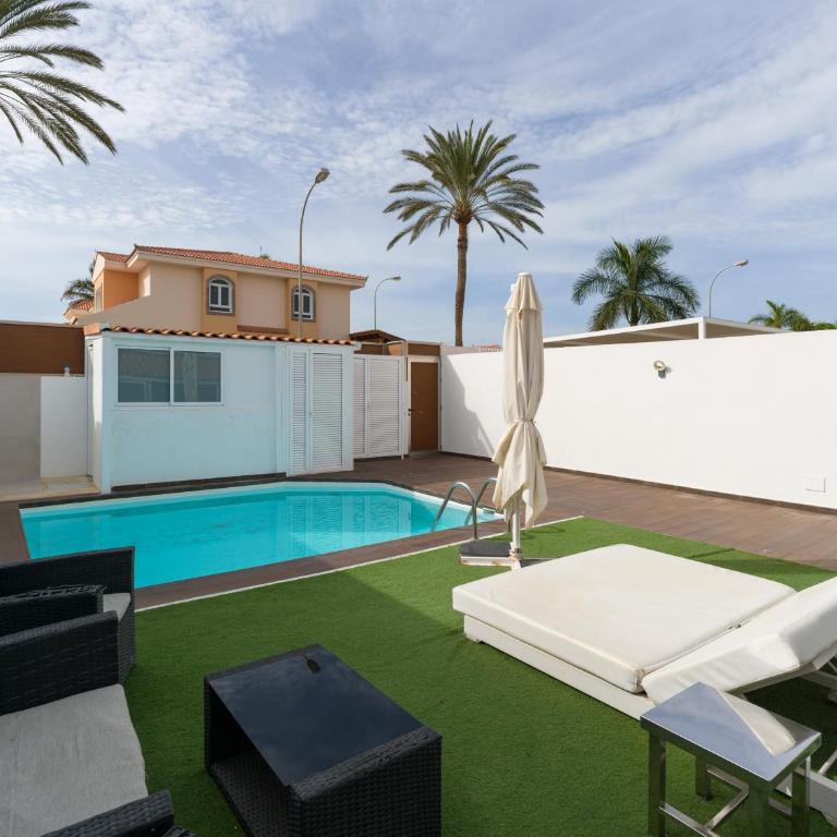 Sunnyland Villa - Three-Bedroom Villa - 1