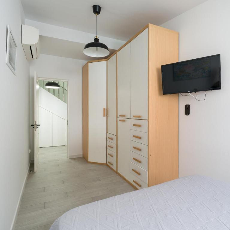 Sunnyland Villa - Three-Bedroom Villa - 53