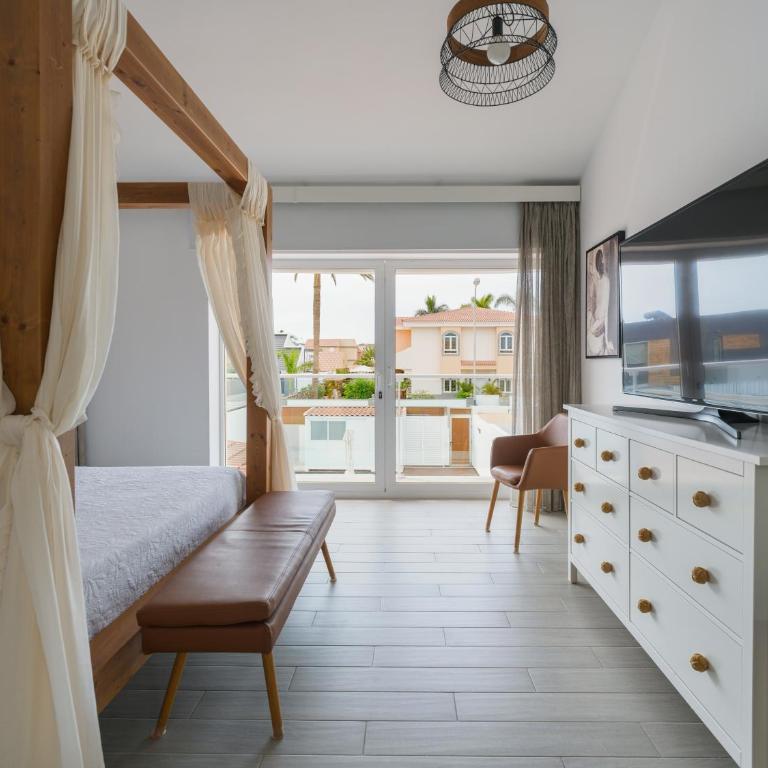 Sunnyland Villa - Three-Bedroom Villa - 24
