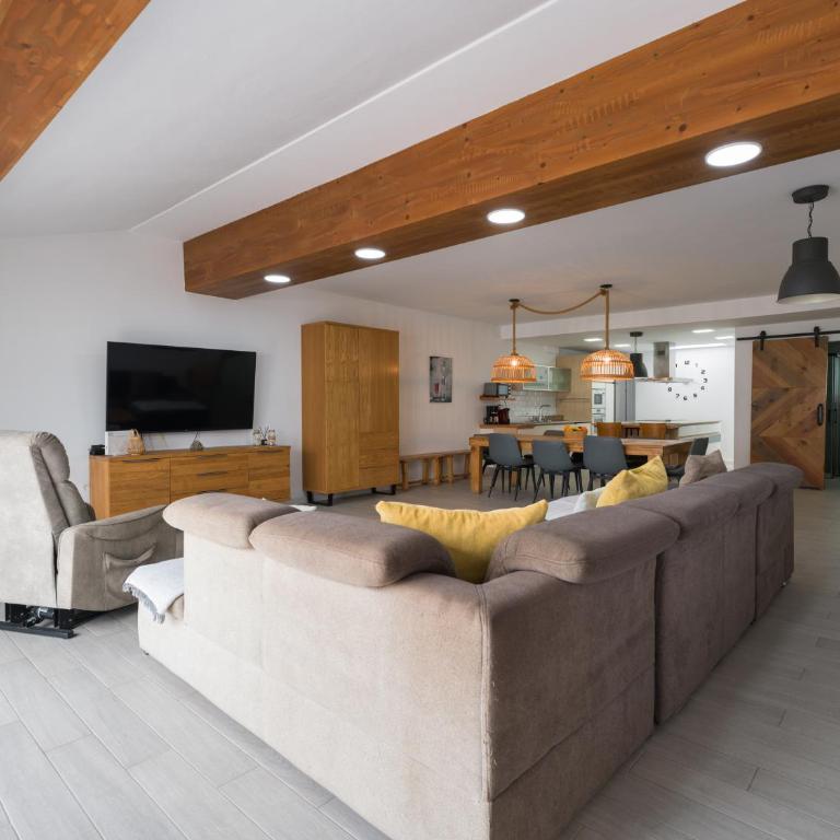 Sunnyland Villa - Three-Bedroom Villa - 8