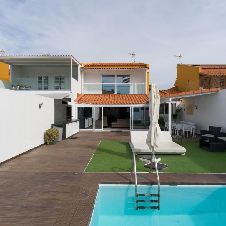 Sunnyland Villa - Three-Bedroom Villa - 44