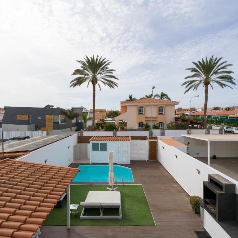 Sunnyland Villa - Three-Bedroom Villa - 47