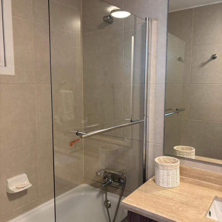 Acogedor departamento con vista al mar - Two-Bedroom Apartment - 7